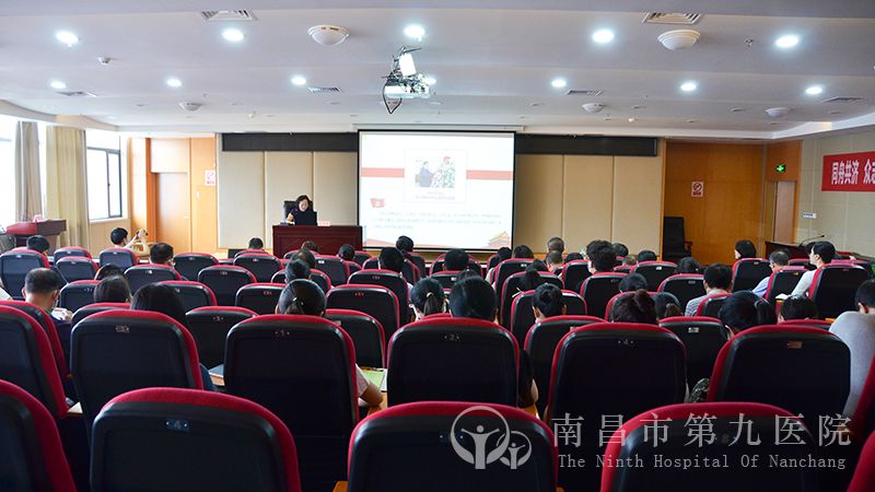 七一党委书记讲课（网站）.jpg